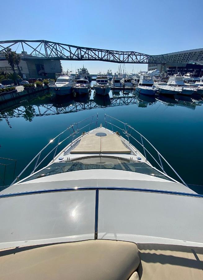 Yacht In Barcelona Hotel Сант Адриа де Бесос Екстериор снимка